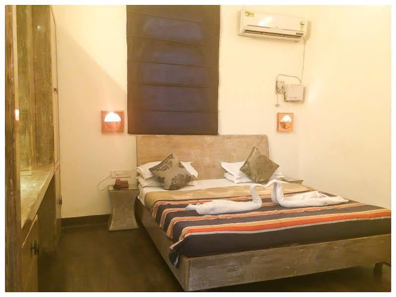 Itsy Hotels Banana Boutique Варанасі Екстер'єр фото