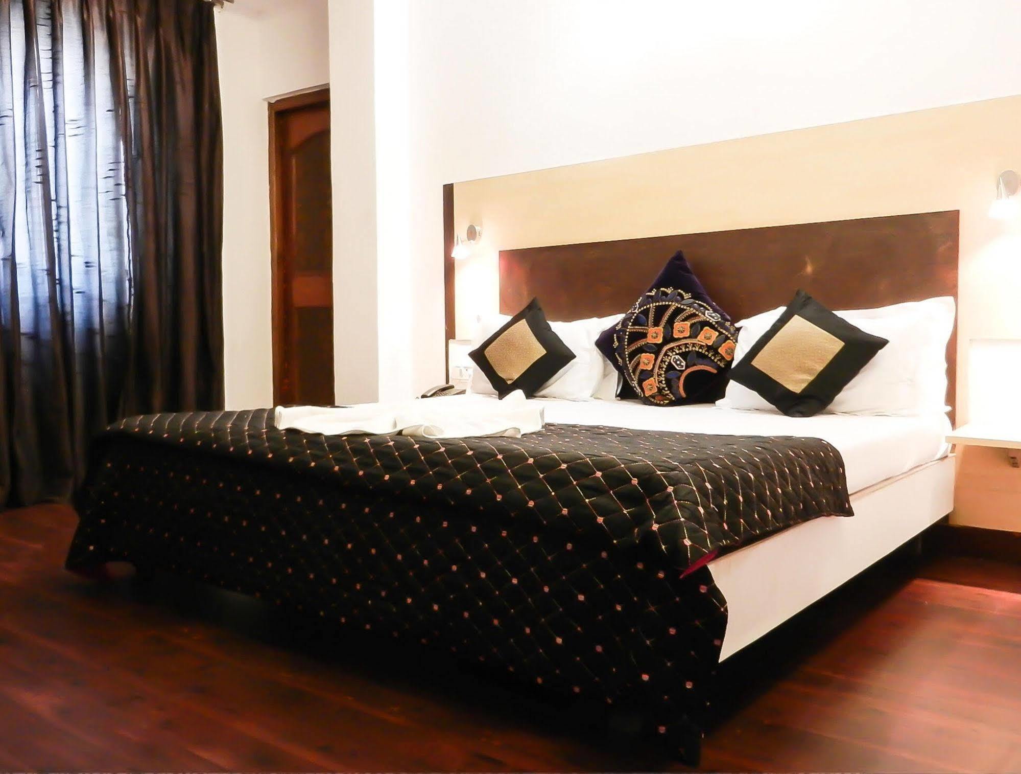 Itsy Hotels Banana Boutique Варанасі Екстер'єр фото