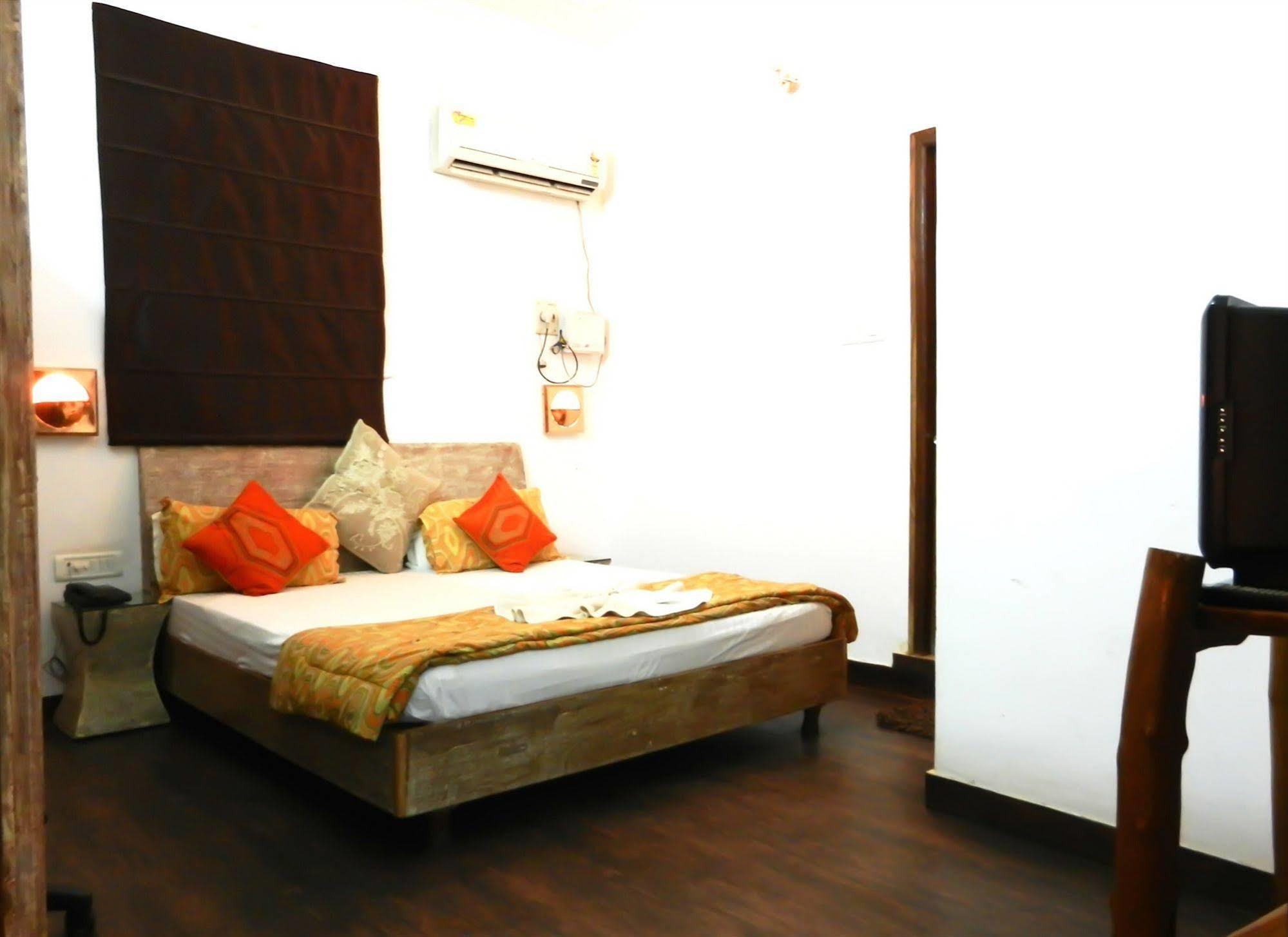 Itsy Hotels Banana Boutique Варанасі Екстер'єр фото